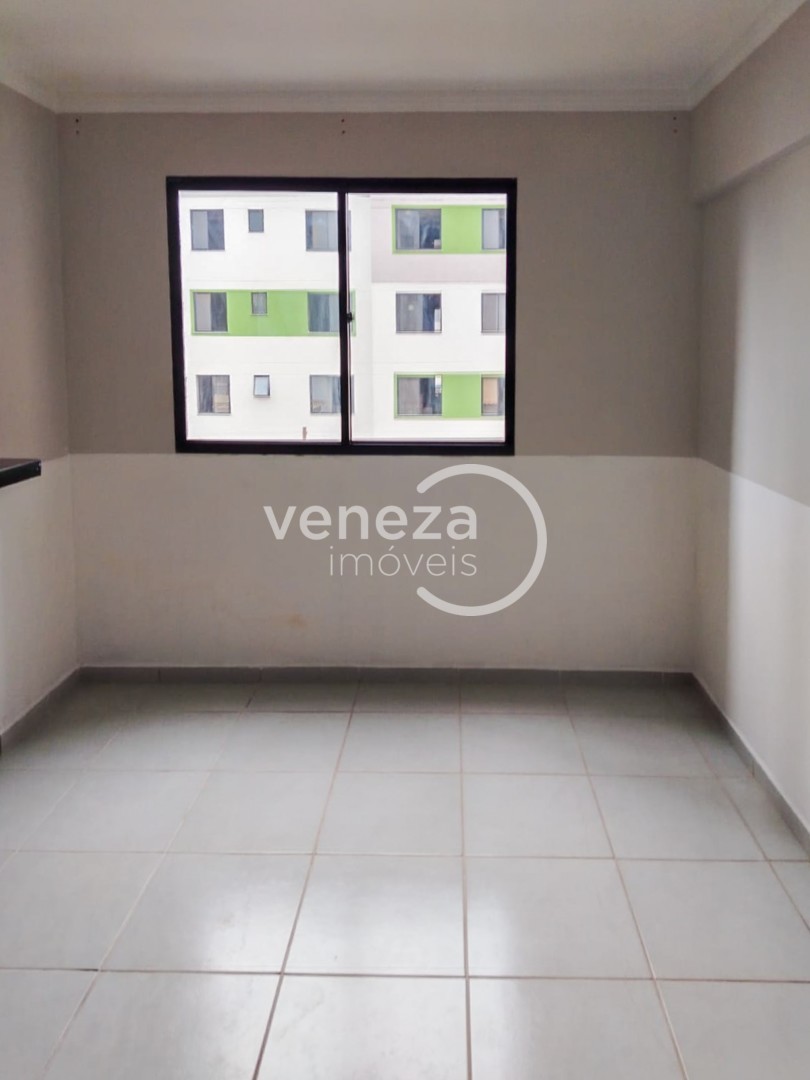 Apartamento para venda no Jardim Maria Celina em Londrina com 68m² por R$ 189.990  - Foto 3