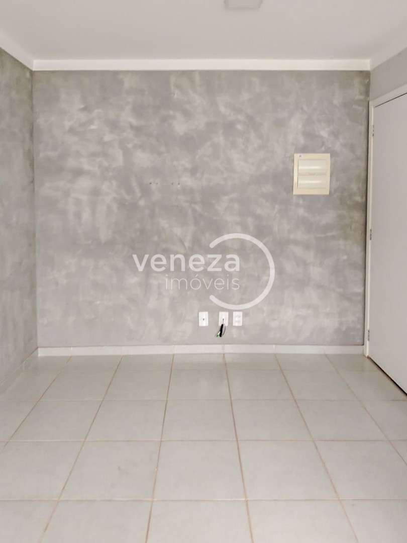 Apartamento para venda no Jardim Maria Celina em Londrina com 68m² por R$ 189.990  - Foto 2