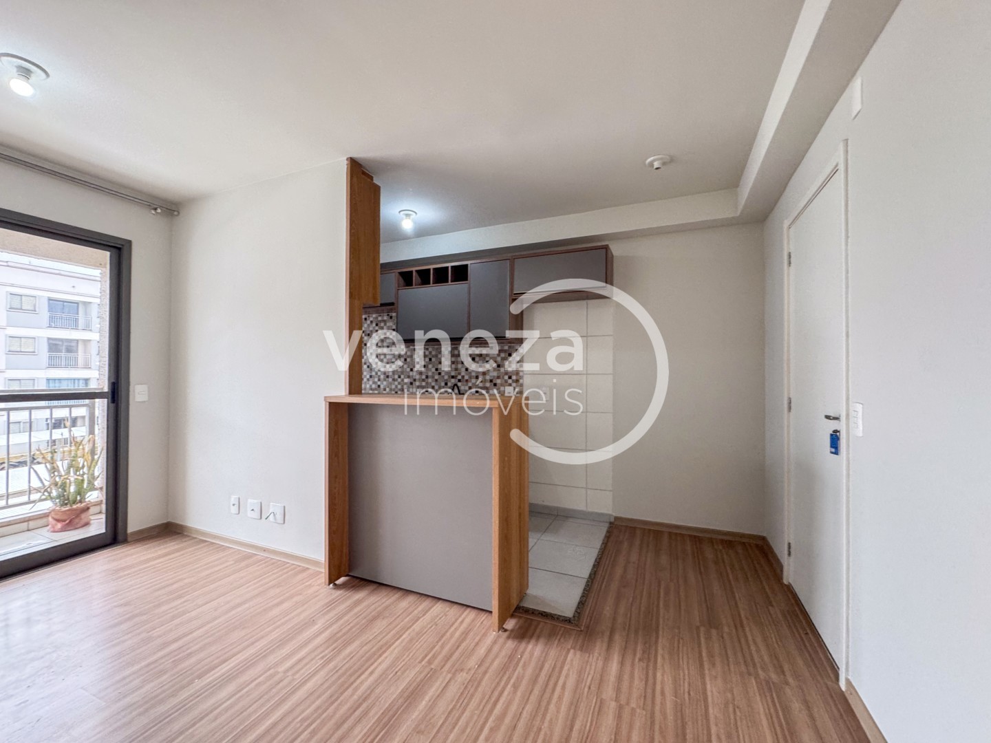 Apartamento para locação no bairro Vivi Xavier de Londrina - Foto 5