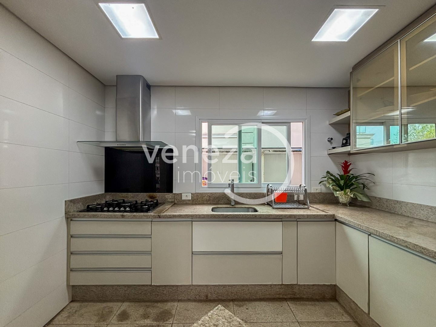 Casa Residencial para venda no bairro Vivendas do Arvoredo de Londrina - Foto 25