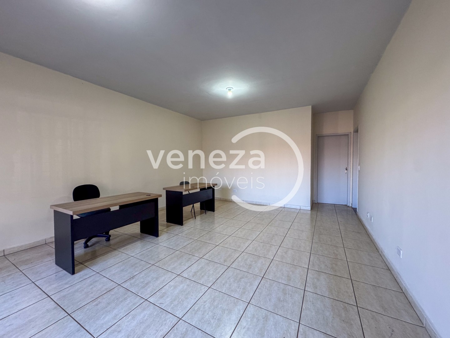 Casa Comercial para locação no bairro Jardim Higienopolis de Londrina - Foto 4