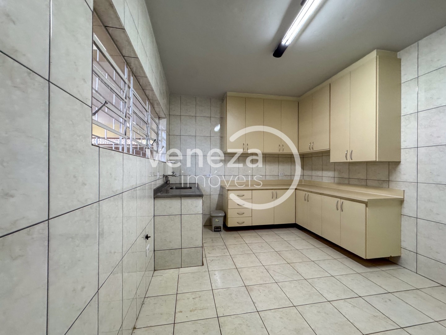 Casa Comercial para locação no bairro Jardim Higienopolis de Londrina - Foto 17