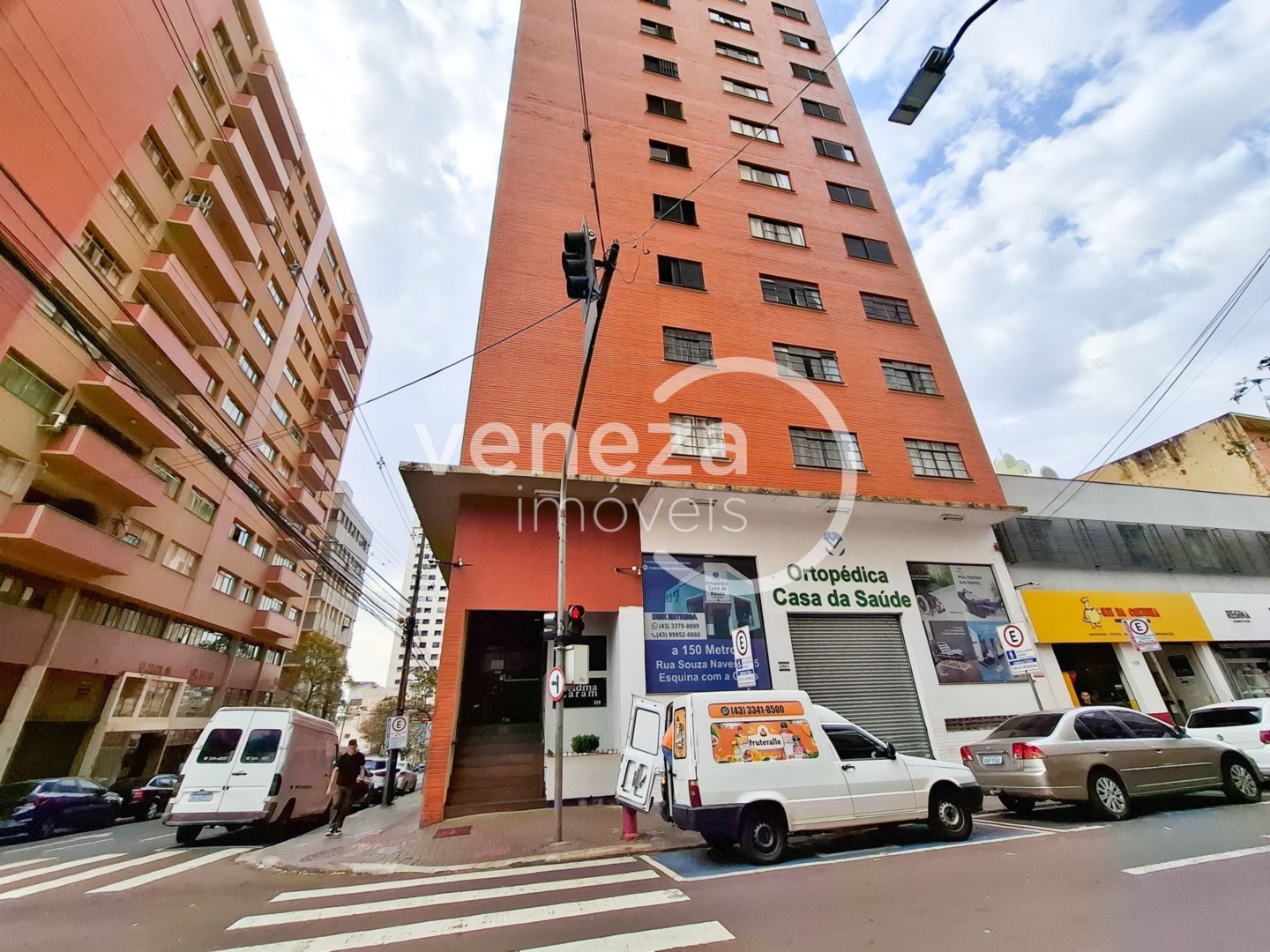 Apartamento para venda no Centro em Londrina com 90m² por R$ 200.000