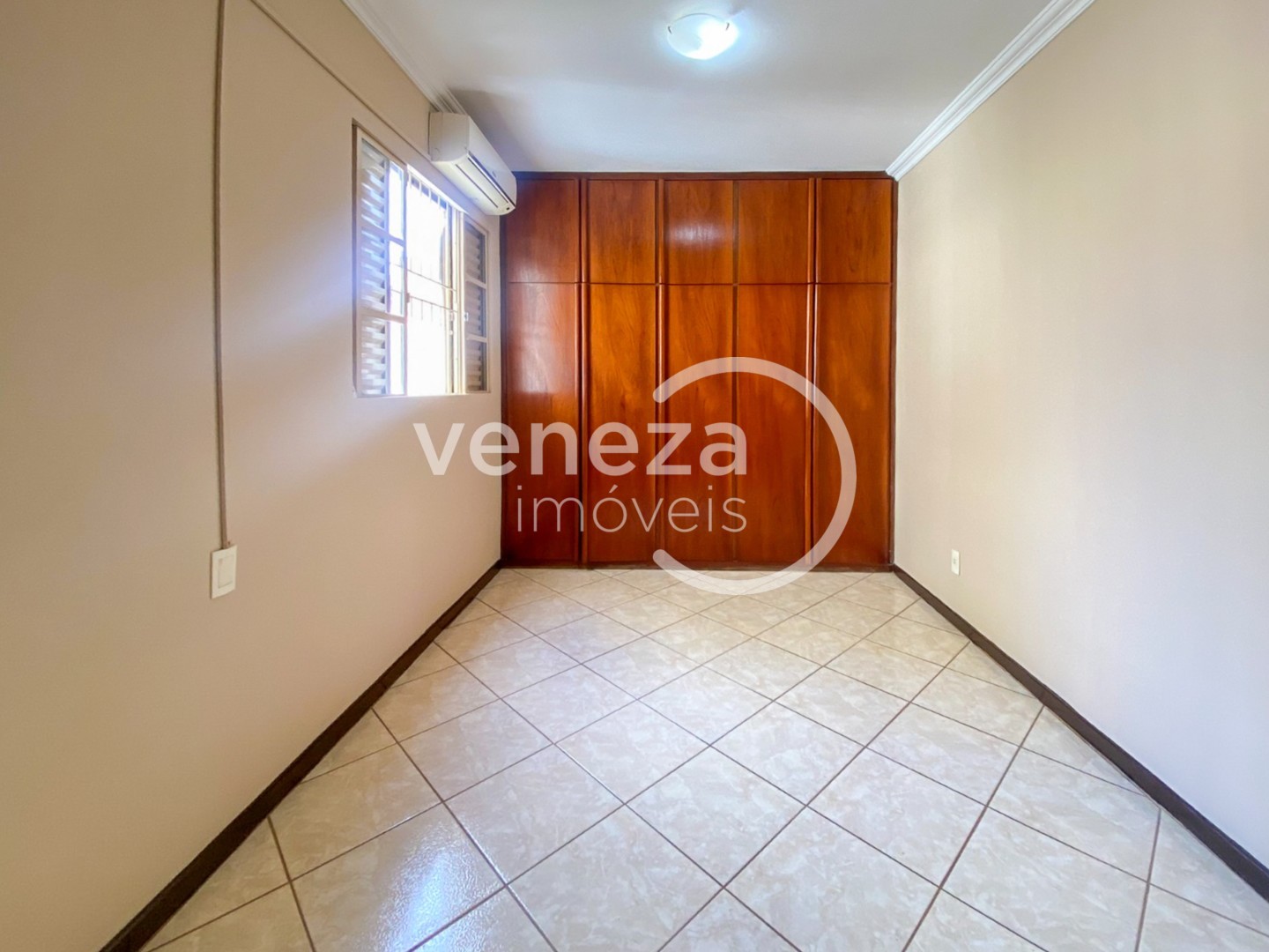 Apartamento para venda no bairro Jardim Palermo de Londrina - Foto 4