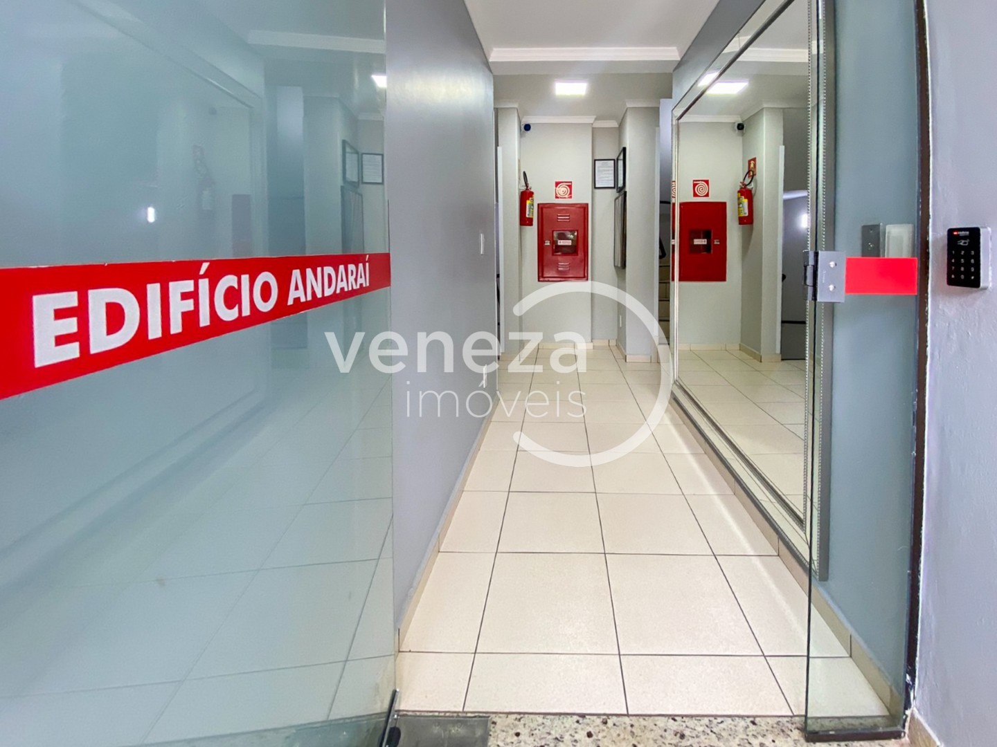Apartamento para venda no Jardim Palermo em Londrina com 86,19m² por R$ 250.000