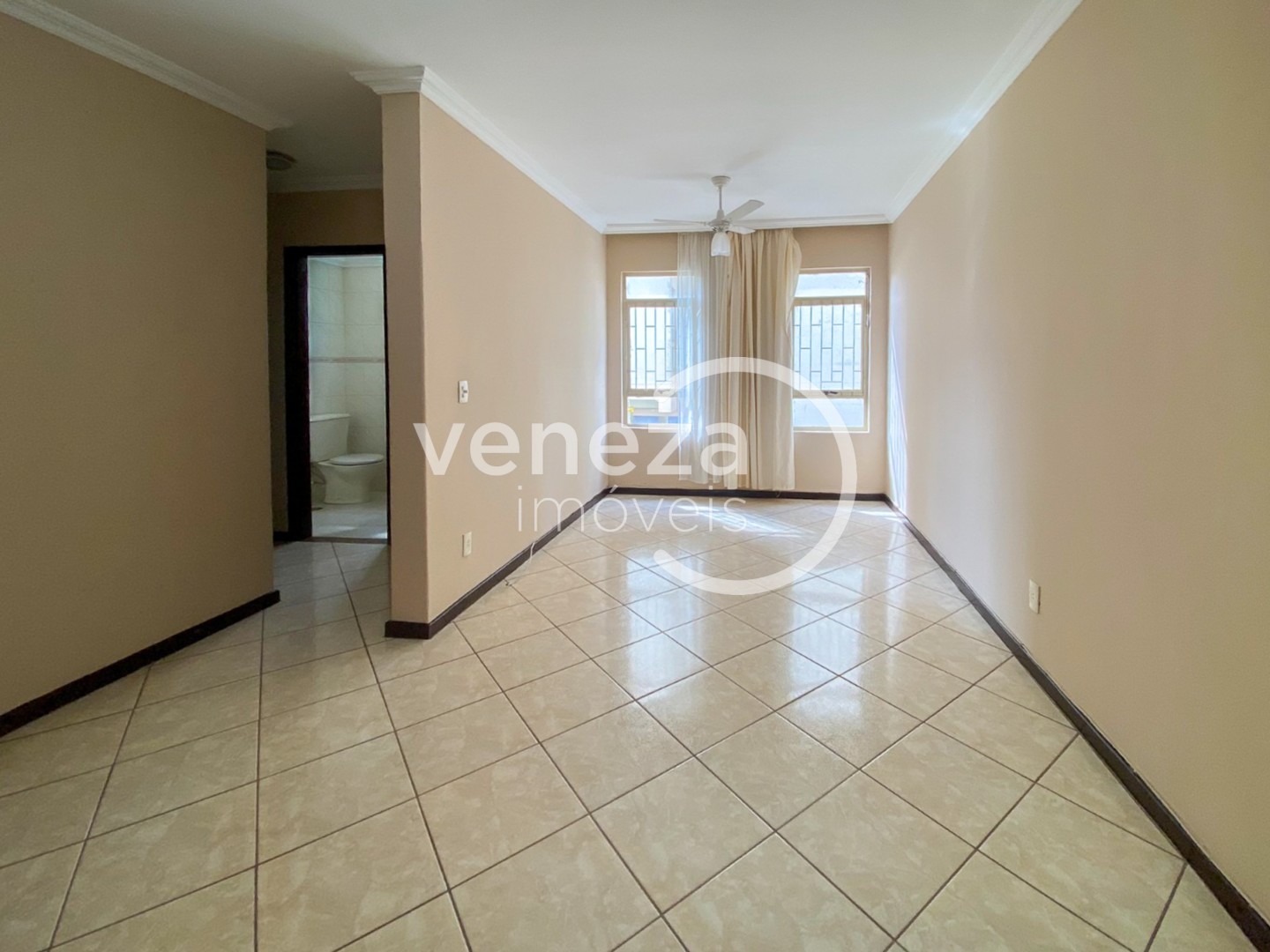 Apartamento para venda no Jardim Palermo em Londrina com 86,19m² por R$ 250.000