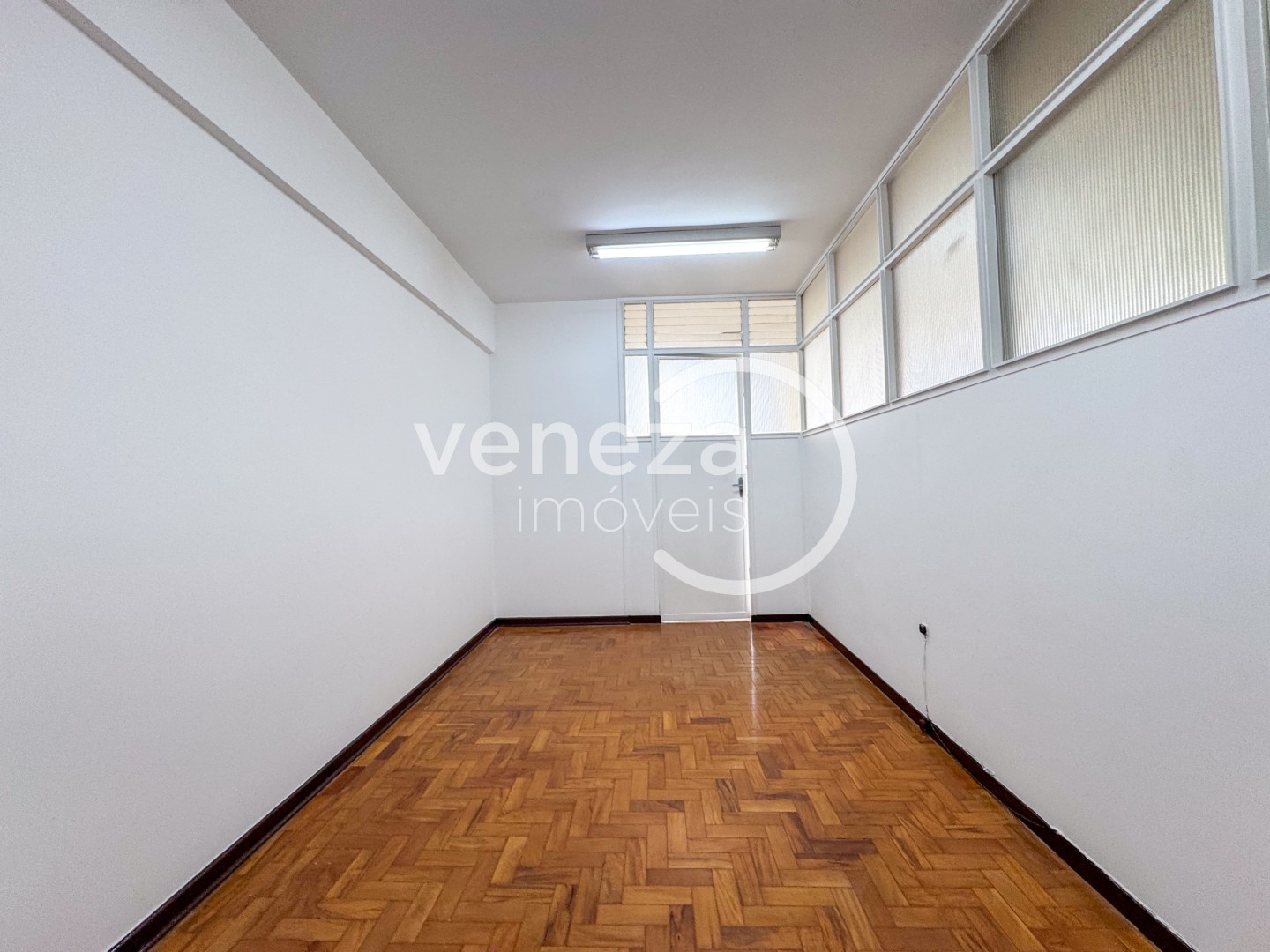 Sala para venda no bairro Centro de Londrina - Foto 5