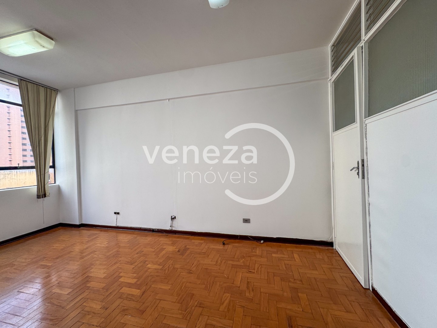 Sala para venda no bairro Centro de Londrina - Foto 7