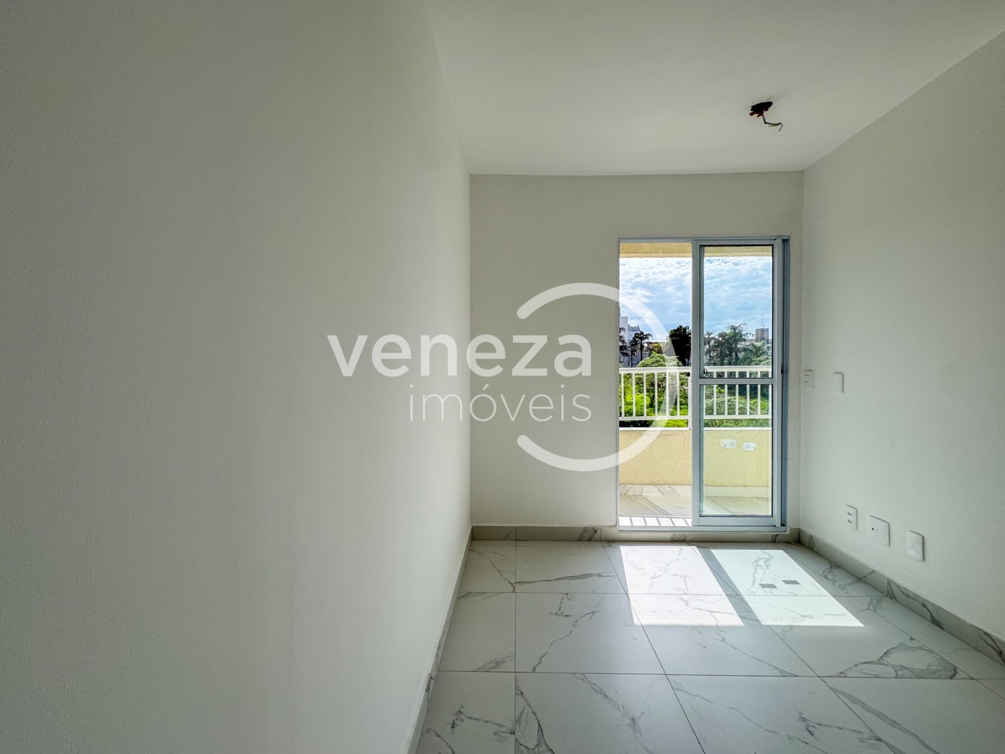 Apartamento para venda no Parque Jamaica em Londrina com 61,33m² por R$ 330.000  - Foto 2