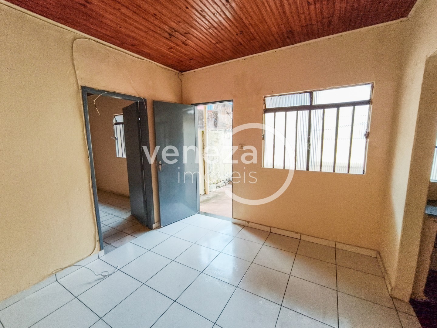 Casa Residencial para locacao no Shangri-la em Londrina com 40m² por R$ 920 - Foto 2