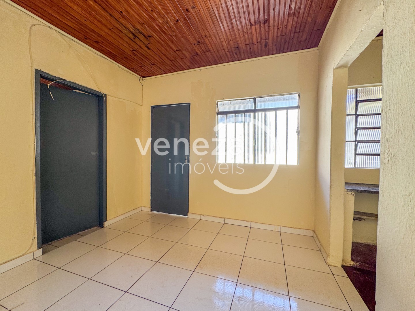 Casa Residencial para locacao no Shangri-la em Londrina com 40m² por R$ 920