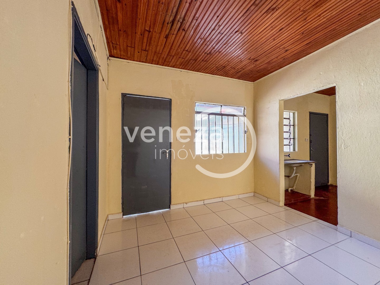 Casa Residencial para locacao no Shangri-la em Londrina com 40m² por R$ 920