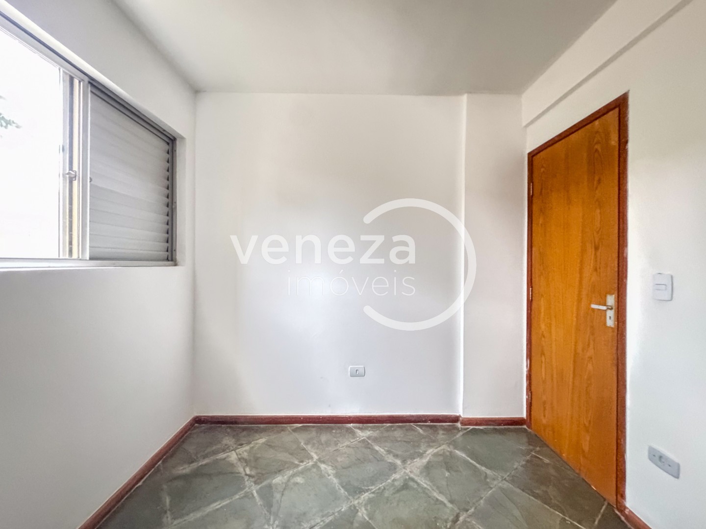 Apartamento para locação no bairro Jardim Adriana II de Londrina - Foto 11