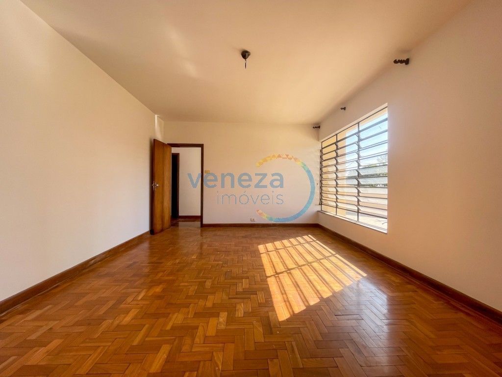 Casa Comercial à venda no bairro Shangri-la de Londrina com 249.41m<sup>2</sup> útil, 4 vagas de garagem