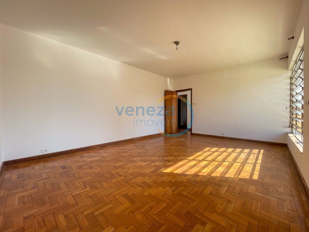 Casa Comercial à venda no bairro Shangri-la de Londrina com 249.41m<sup>2</sup> útil, 4 vagas de garagem