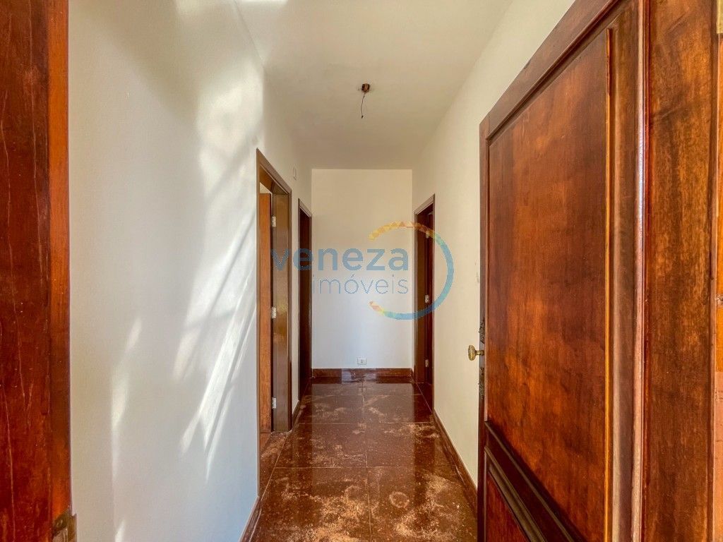 Casa Comercial à venda no bairro Shangri-la de Londrina com 249.41m<sup>2</sup> útil, 4 vagas de garagem