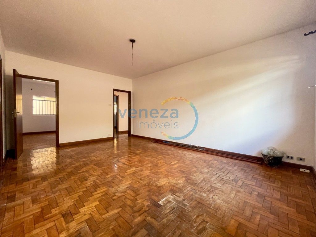 Casa Comercial à venda no bairro Shangri-la de Londrina com 249.41m<sup>2</sup> útil, 4 vagas de garagem