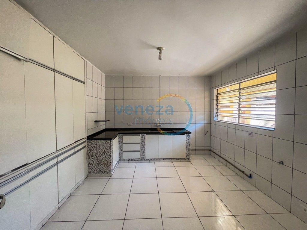 Casa Comercial à venda no bairro Shangri-la de Londrina com 249.41m<sup>2</sup> útil, 4 vagas de garagem