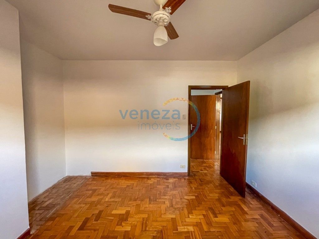 Casa Comercial à venda no bairro Shangri-la de Londrina com 249.41m<sup>2</sup> útil, 4 vagas de garagem