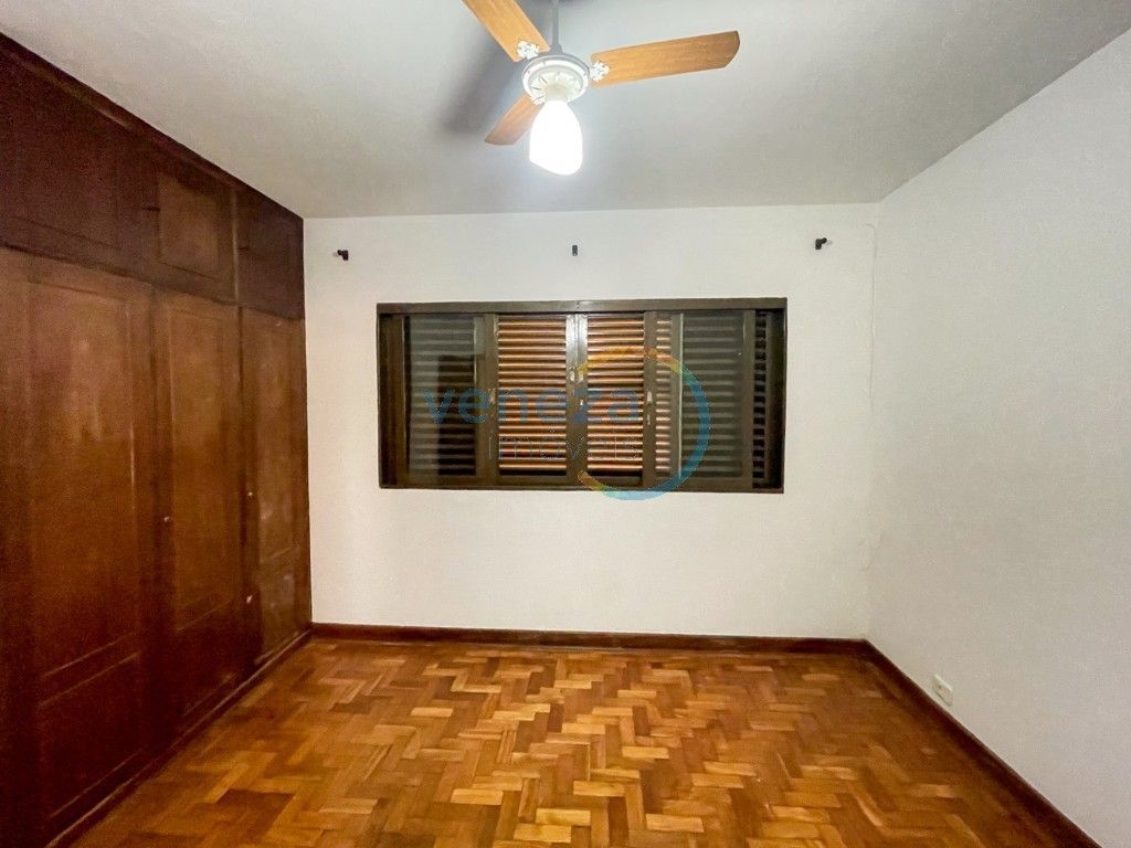 Casa Comercial à venda no bairro Shangri-la de Londrina com 249.41m<sup>2</sup> útil, 4 vagas de garagem