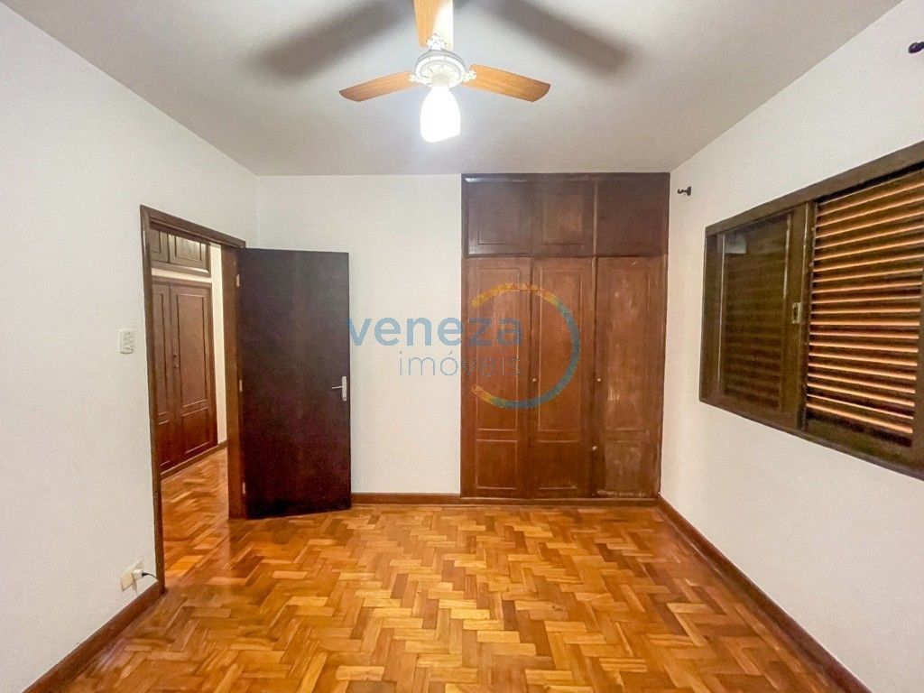 Casa Comercial à venda no bairro Shangri-la de Londrina com 249.41m<sup>2</sup> útil, 4 vagas de garagem