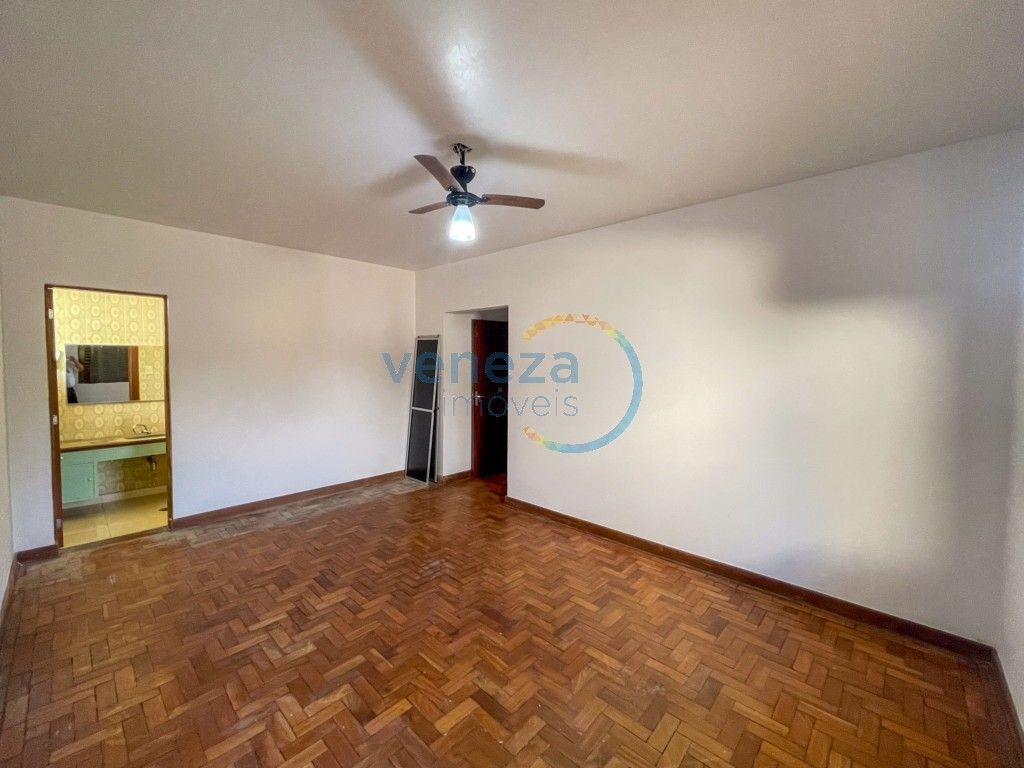 Casa Comercial à venda no bairro Shangri-la de Londrina com 249.41m<sup>2</sup> útil, 4 vagas de garagem