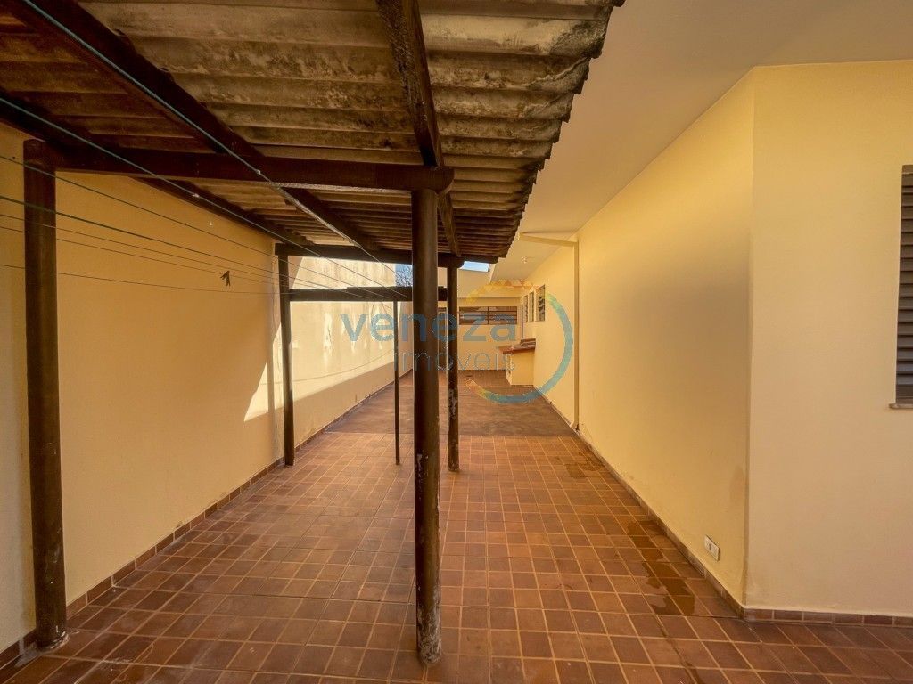 Casa Comercial à venda no bairro Shangri-la de Londrina com 249.41m<sup>2</sup> útil, 4 vagas de garagem