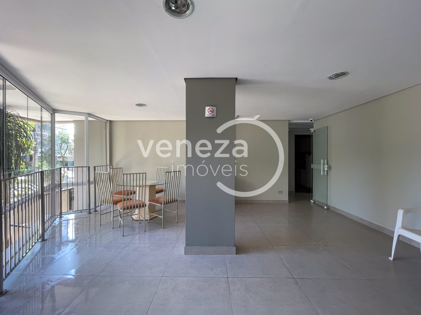 Apartamento para venda no Centro em Londrina com 67m² por R$ 220.000 - Foto 2