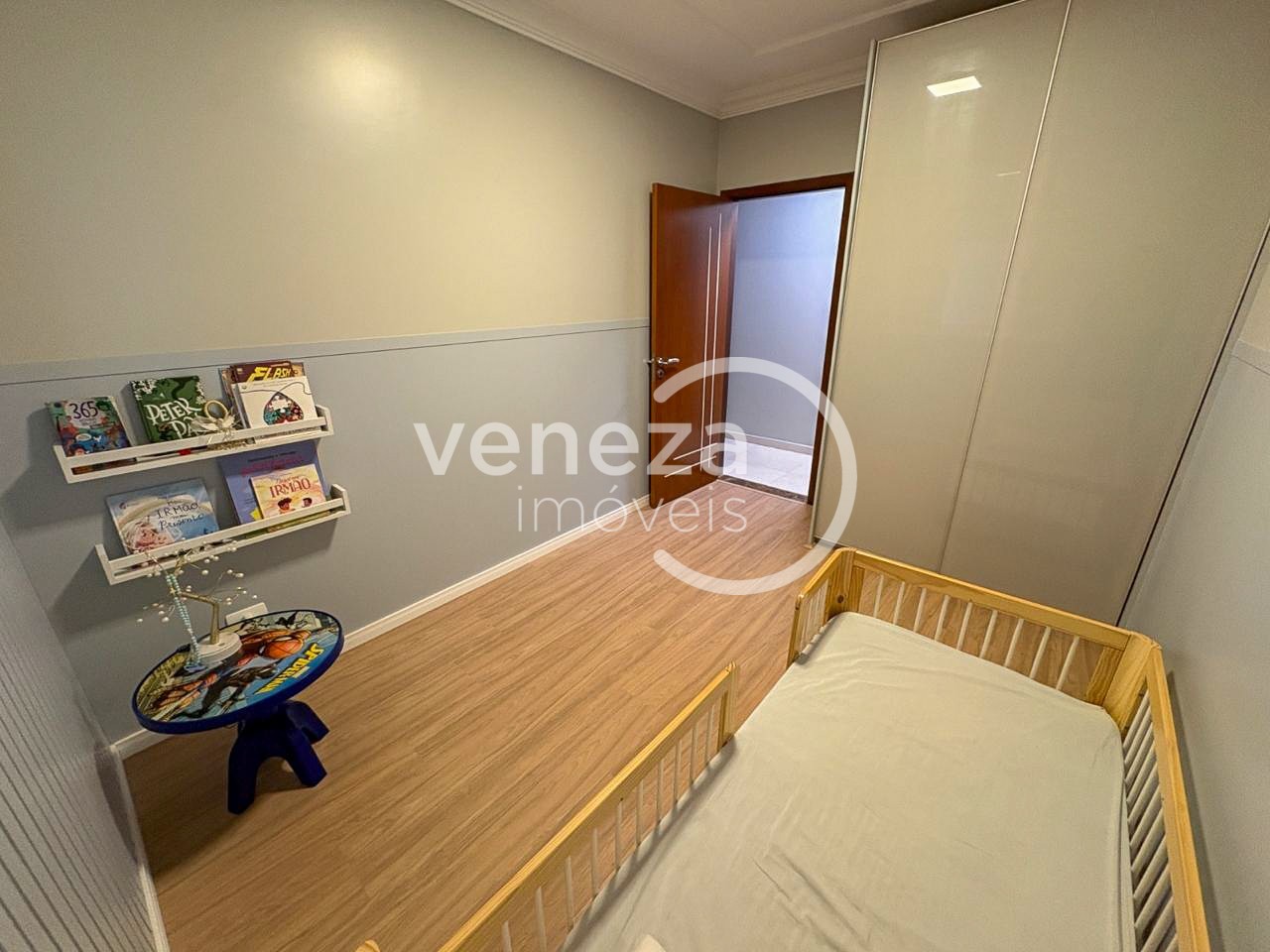 Casa Residencial para venda no bairro Jardim Novo Sabara de Londrina - Foto 12