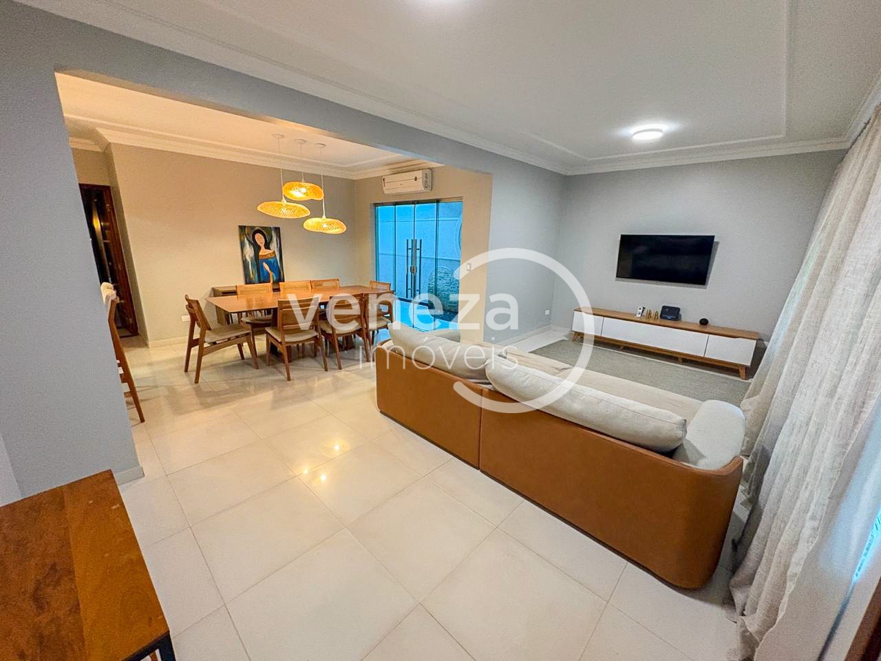 Casa Residencial para venda no Jardim Novo Sabara em Londrina com 420m² por R$ 1.050.000