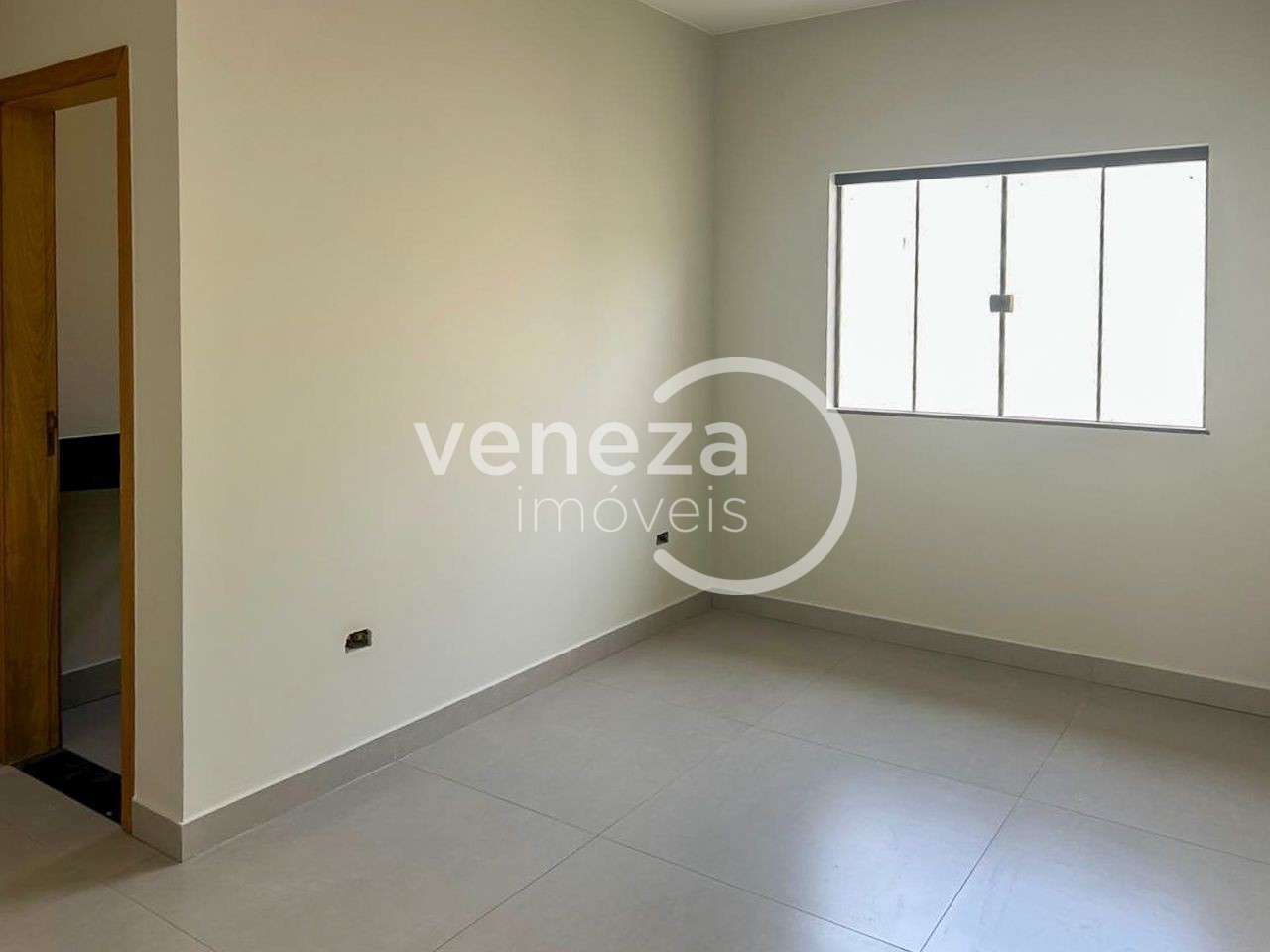 Casa Residencial para venda no bairro Jardim Maria Luiza de Londrina - Foto 6