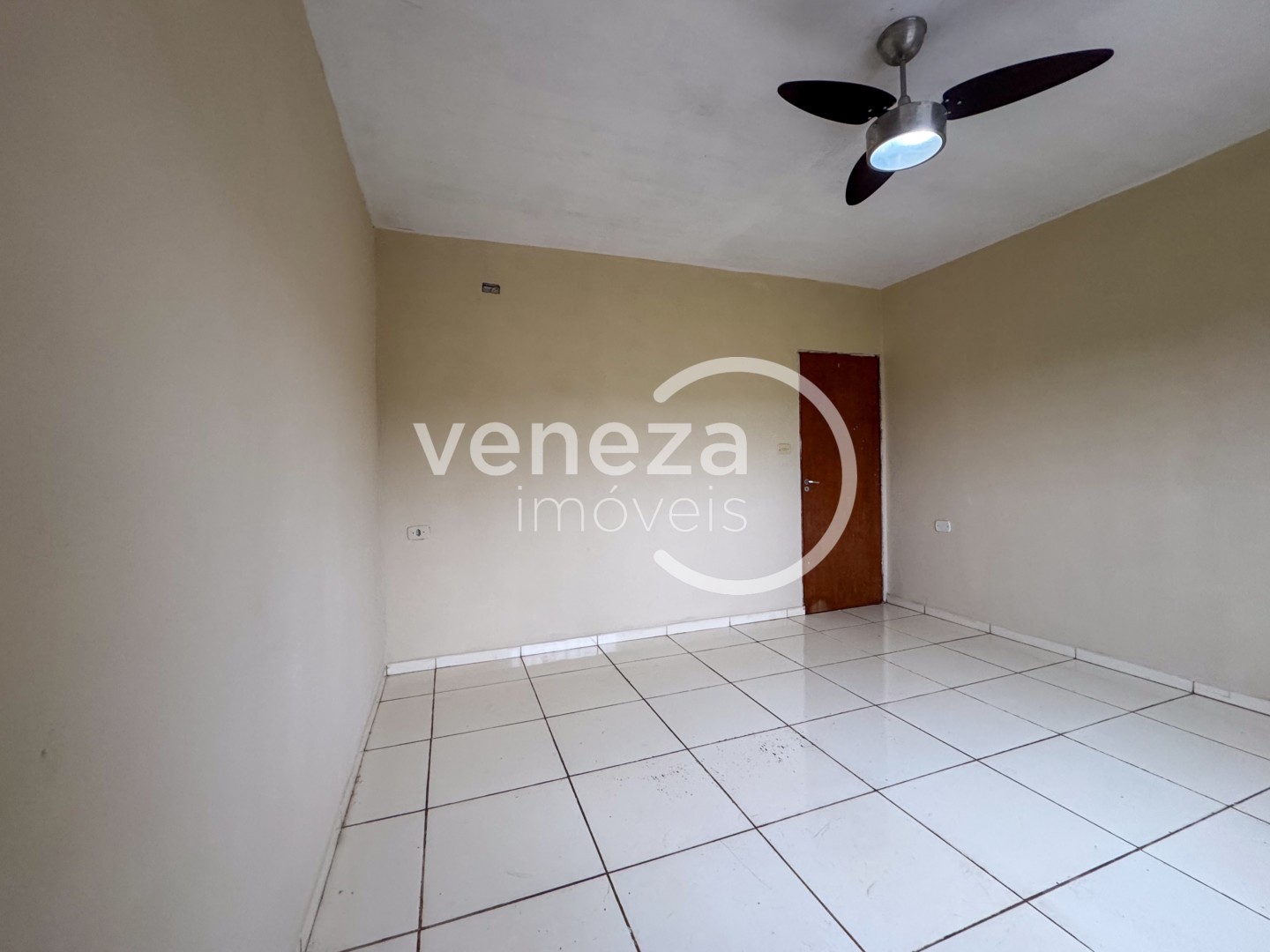 Casa Residencial para locação no bairro Jardim Maracana de Londrina - Foto 15