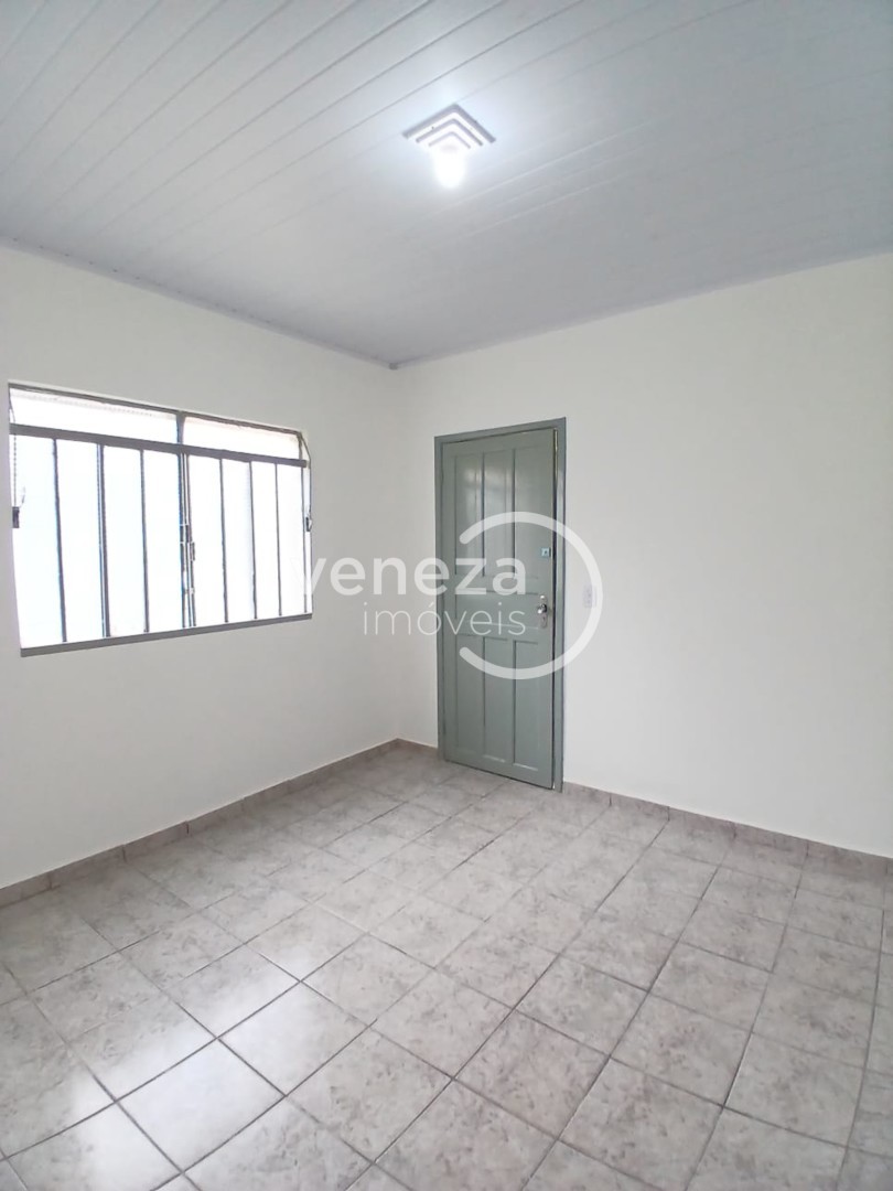 Casa Residencial para locacao no Jardim Sergio Antonio em Londrina com 60m² por R$ 1.700