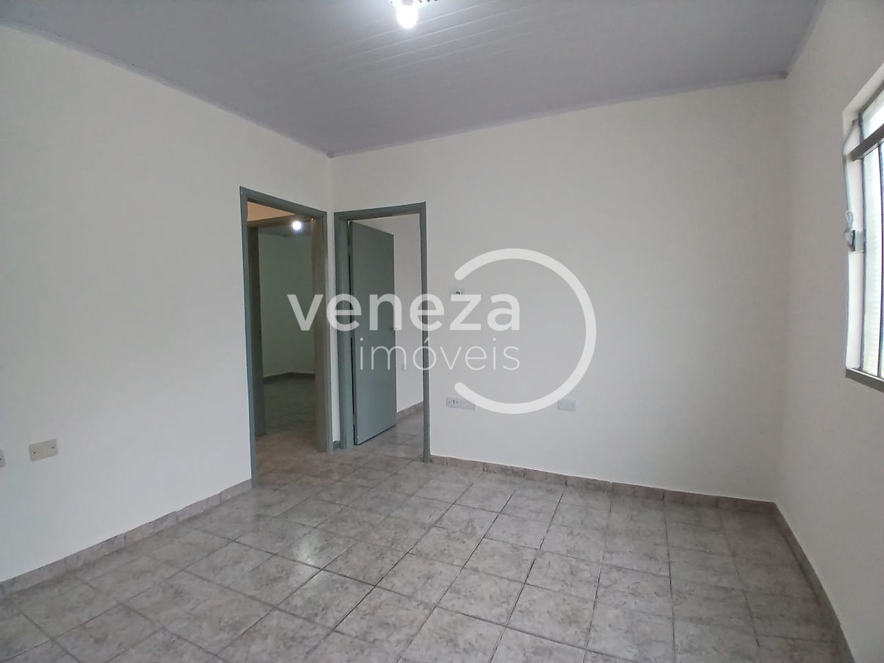 Casa Residencial para locacao no Jardim Sergio Antonio em Londrina com 60m² por R$ 1.700