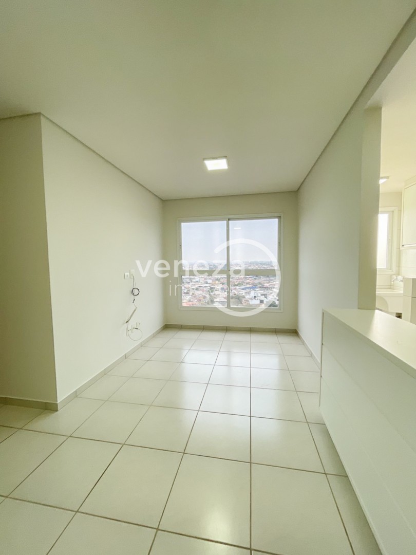 Apartamento para locacao no Champagnat em Londrina com 111,12m² por R$ 1.700