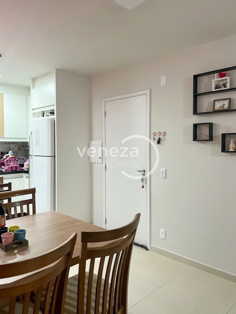 Apartamento para venda no Colinas em Londrina com 76,82m² por R$ 200.000