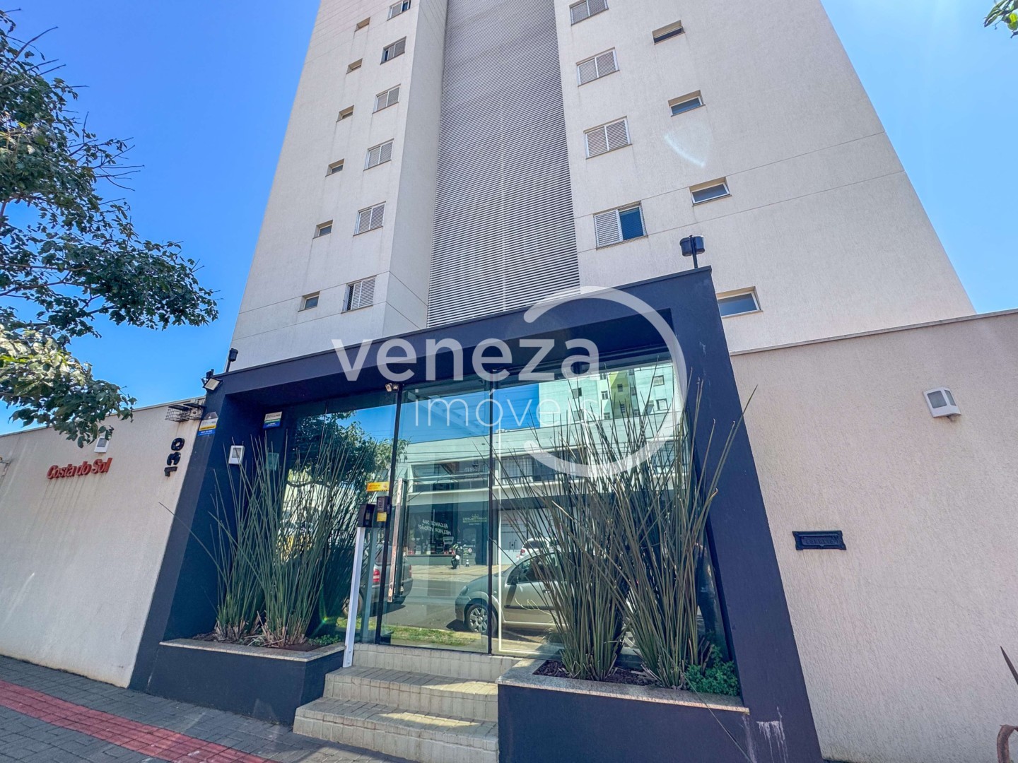 Apartamento para locacao no Vitoria em Londrina com 106m² por R$ 2.400