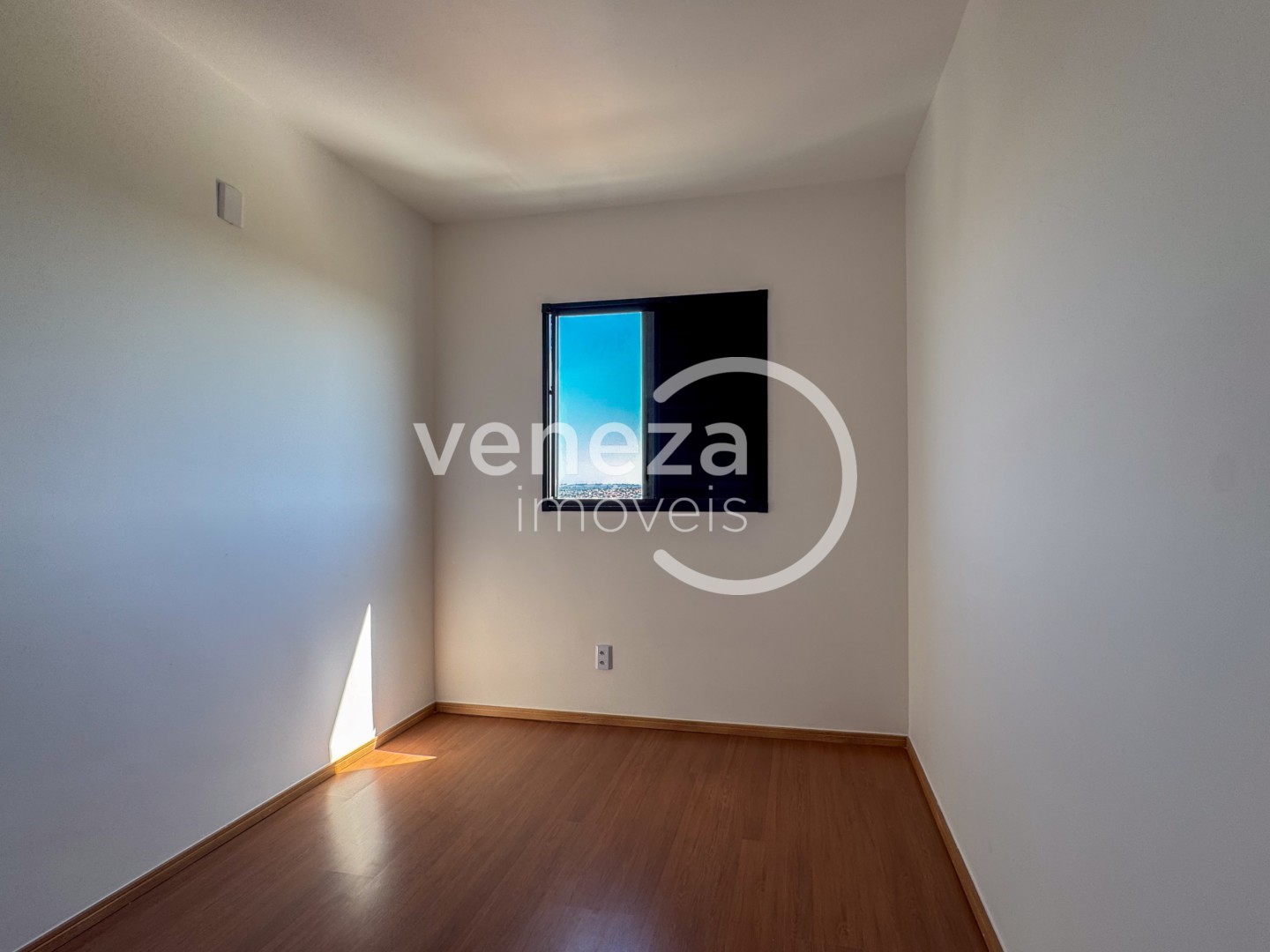 Apartamento para venda no bairro Pacaembu de Londrina - Foto 11