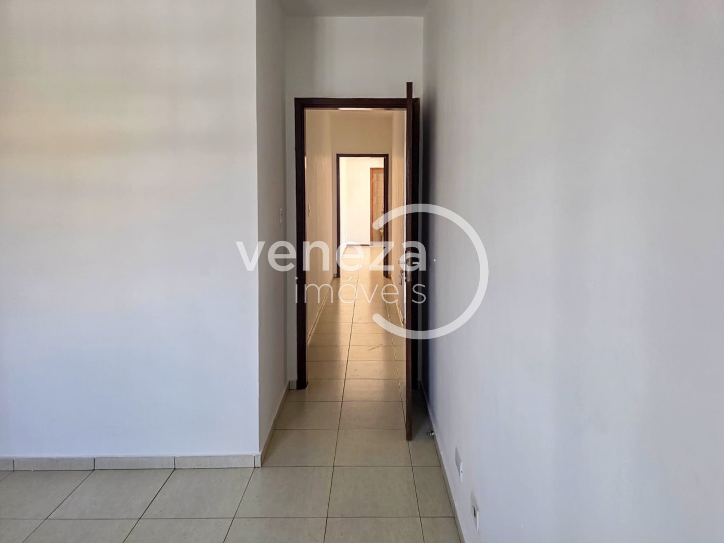 Casa Residencial para venda no bairro Santa Monica de Londrina - Foto 9