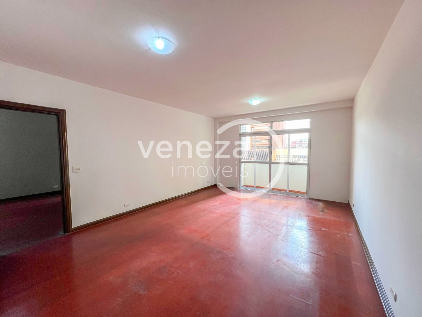 Apartamento para locacao no Centro em Londrina com 177,2m² por R$ 3.300