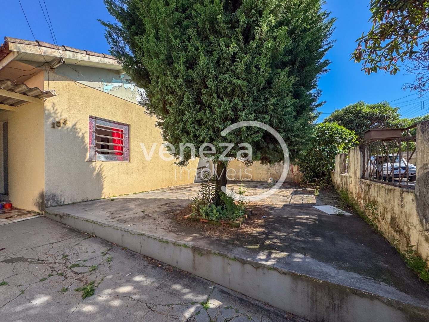 Casa Residencial para venda no Cafezal em Londrina com 200m² por R$ 230.000