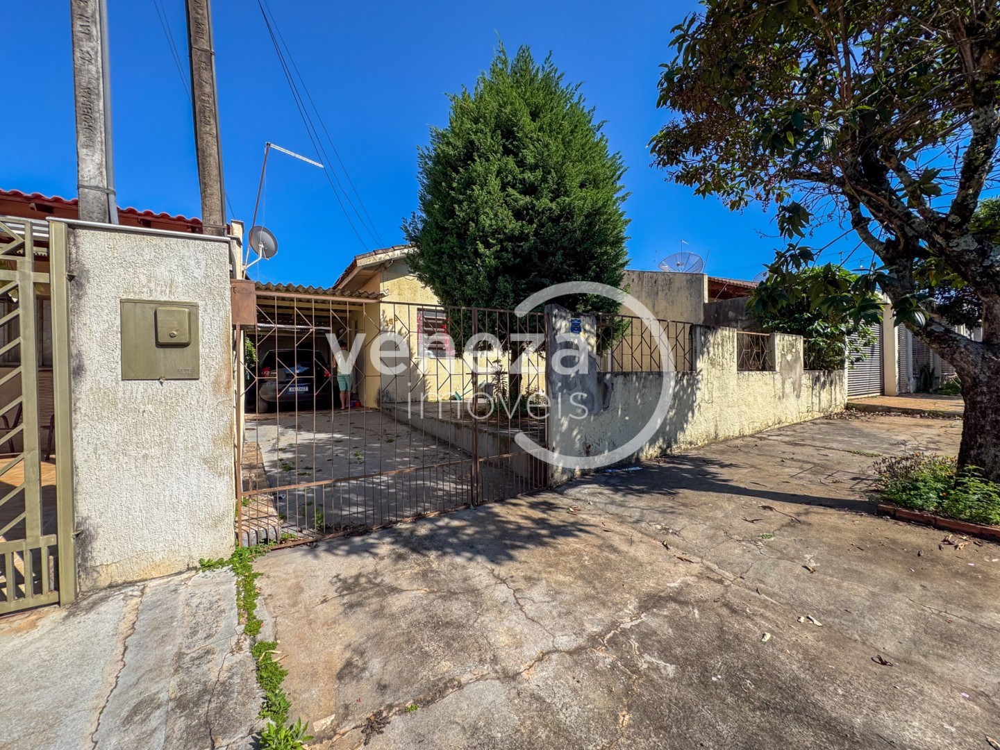 Casa Residencial para venda no Cafezal em Londrina com 200m² por R$ 230.000