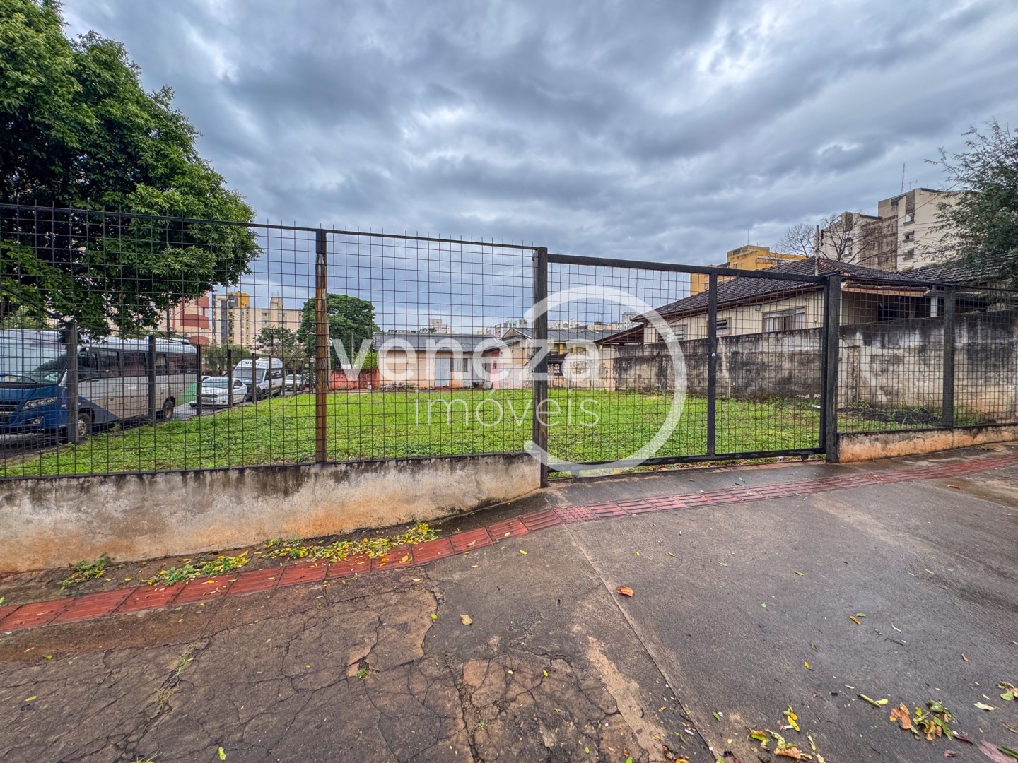 Terreno para locacao no Centro em Londrina com 415m² por R$ 3.800 - Foto 2