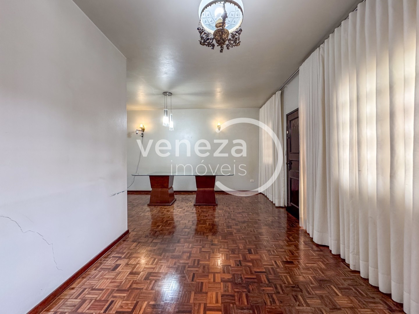 Casa Residencial para locacao no Jardim Moncoes em Londrina com 210m² por R$ 4.500