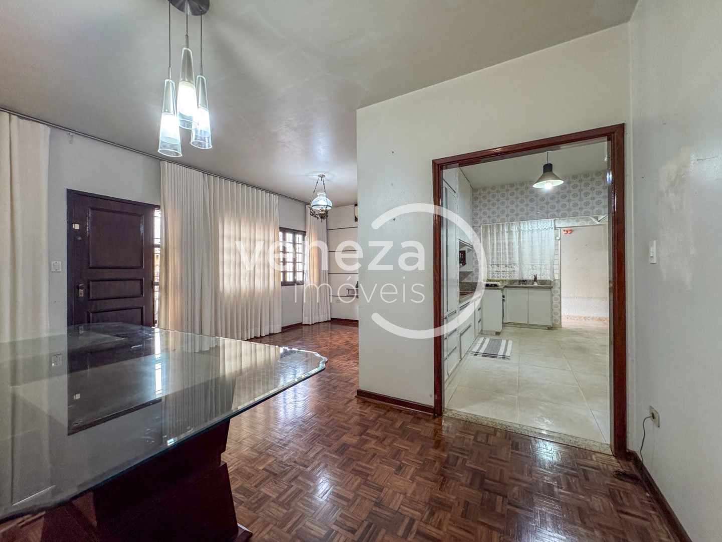 Casa Residencial para locacao no Jardim Moncoes em Londrina com 210m² por R$ 4.500