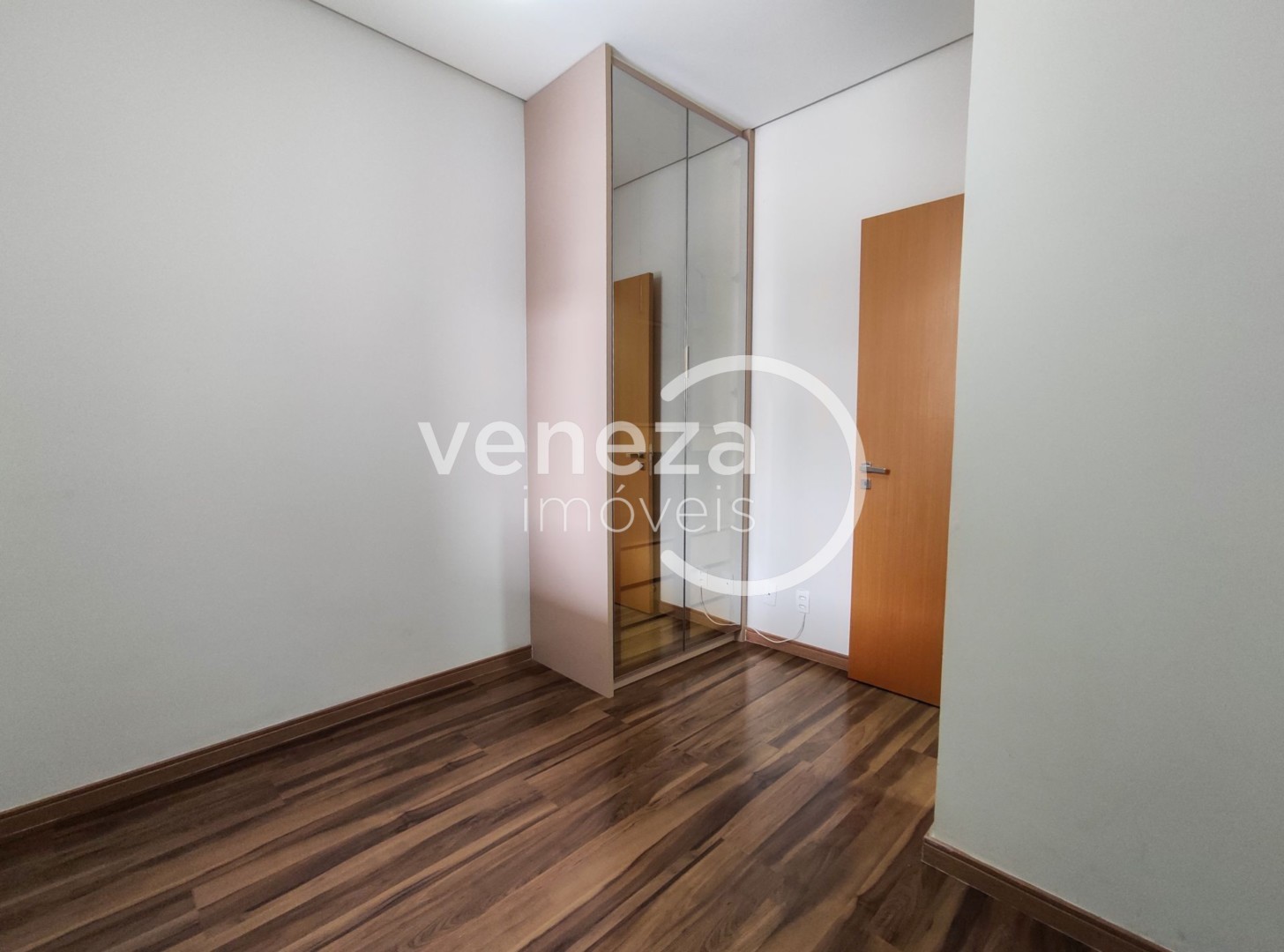 Casa Residencial para venda no bairro Industrial de Londrina - Foto 8