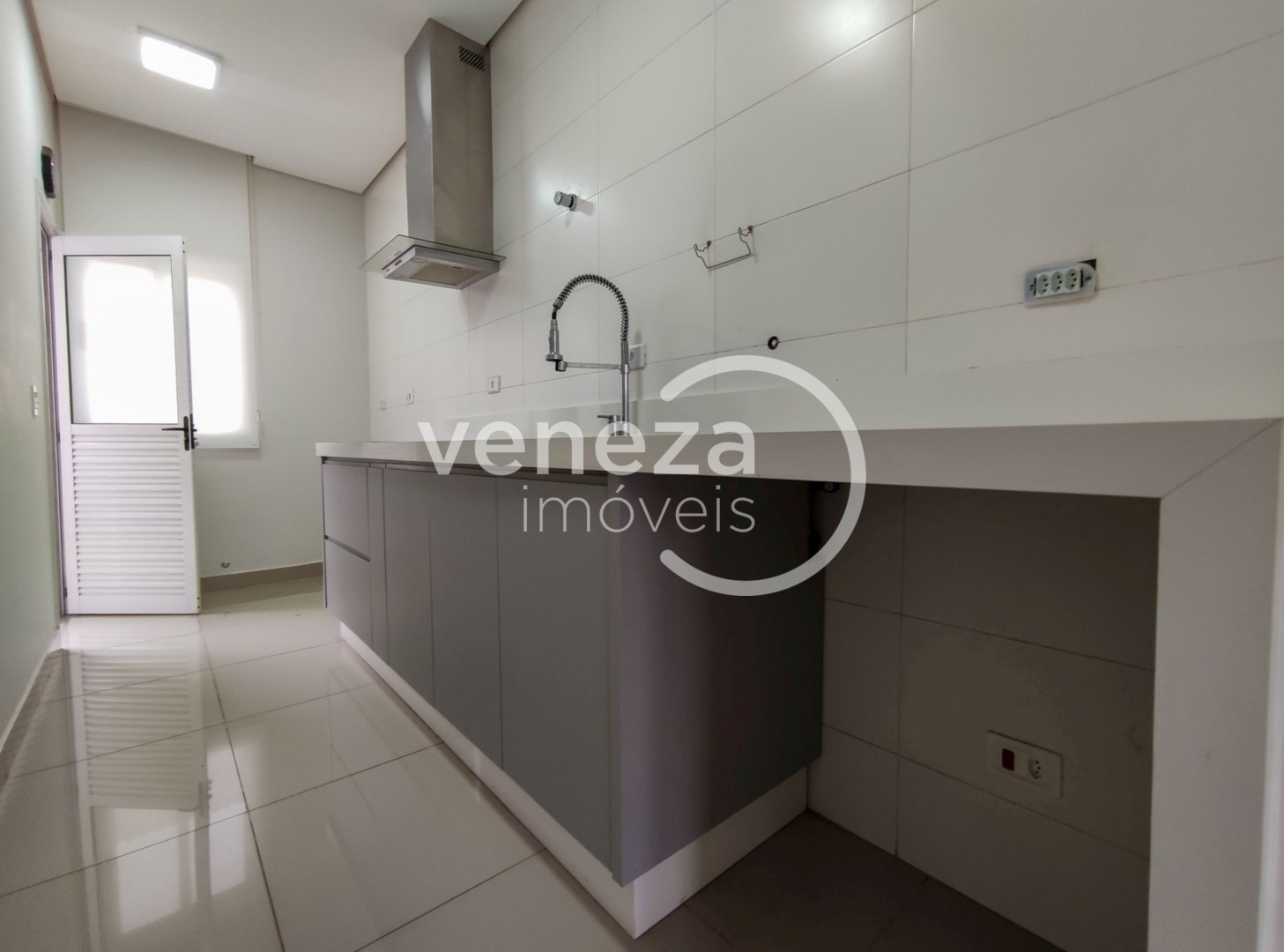 Casa Residencial para venda no bairro Industrial de Londrina - Foto 11