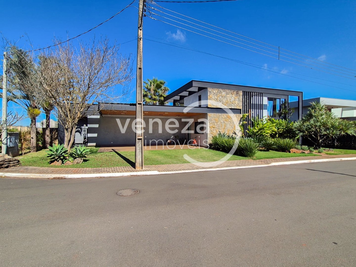 Casa à venda em Santa Adelaide, Cambé — Portal Chave Fácil