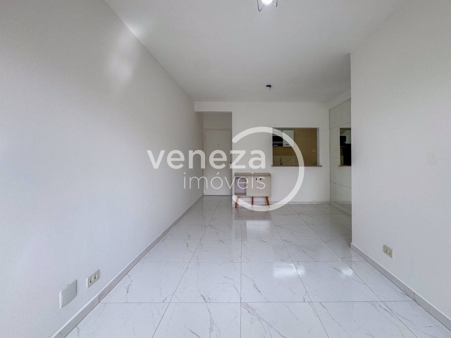 Apartamento para venda no Claudia em Londrina com 96m² por R$ 310.000 - Foto 3