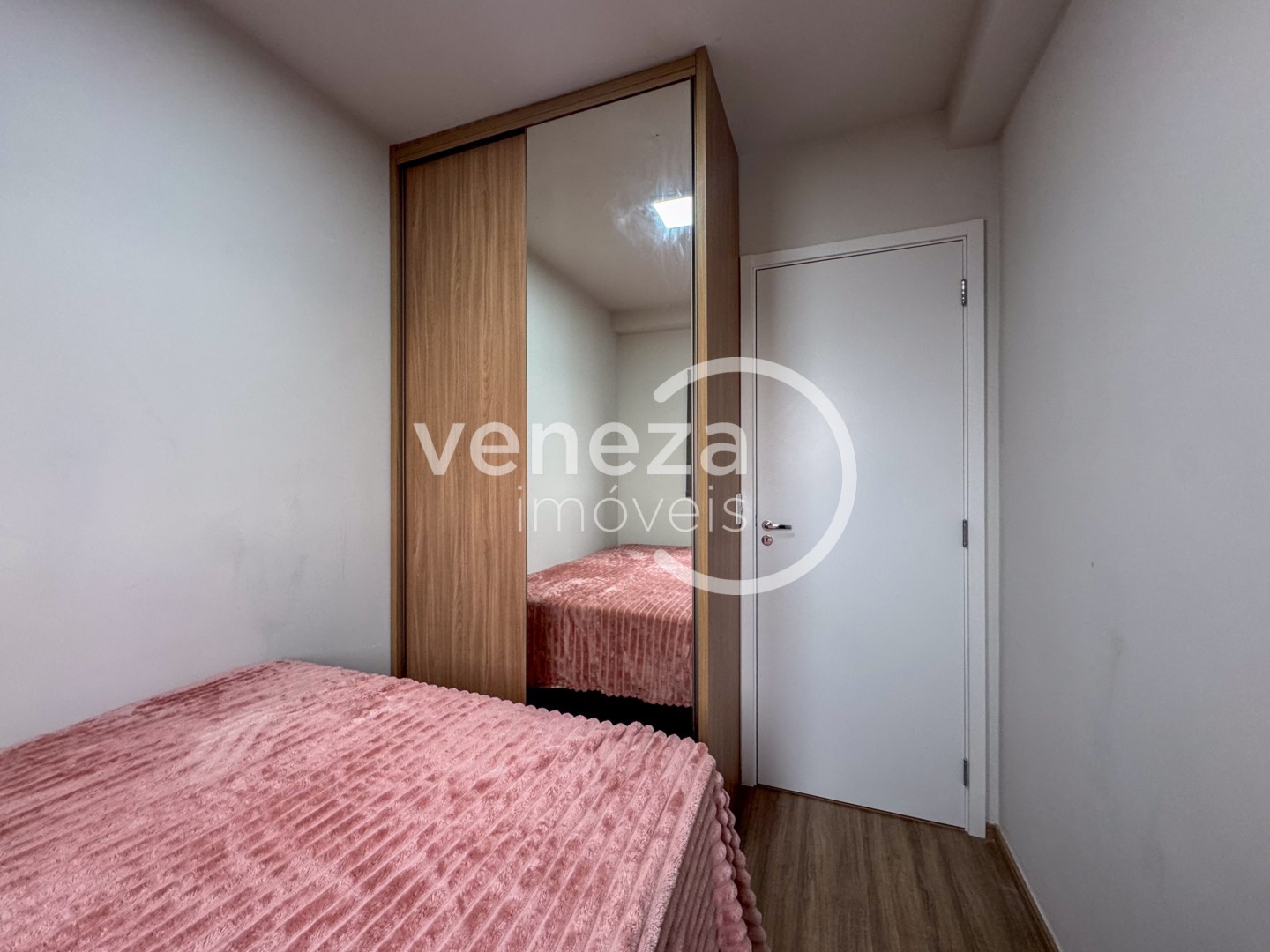 Apartamento para venda no bairro Vale dos Tucanos de Londrina - Foto 16